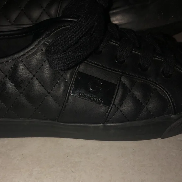 SNEAKERS - Picture 9 of 16